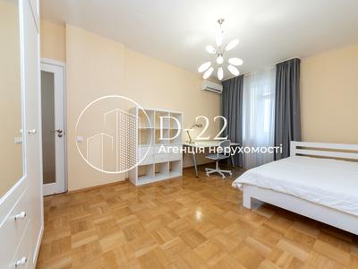 квартира за адресою Степана Руданського вул., 4-6