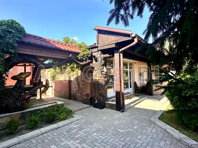 комерційна за адресою Суднобудівників пров., 7