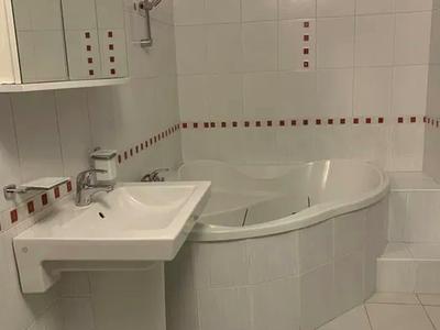 квартира за адресою Анни Ахматової вул., 37