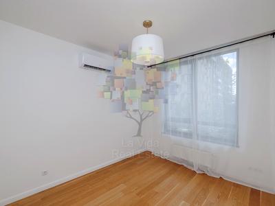 квартира за адресою Салютна вул., 2к7