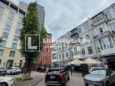 комерційна за адресою Антоновича вул. (Горького), 48-Б