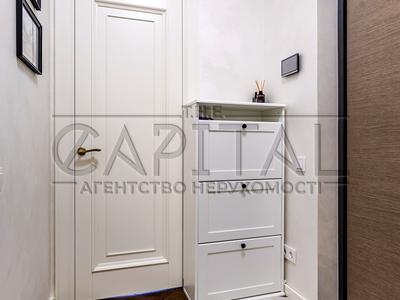 квартира за адресою Салютна вул., 26