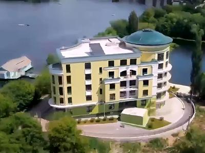 комерційна за адресою Набережно-Печерська дорога, 10
