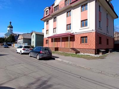коммерческая по адресу вул. Пересопницька, 170
