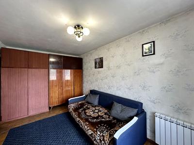 кімната за адресою Амвросія Бучми бульв., 8