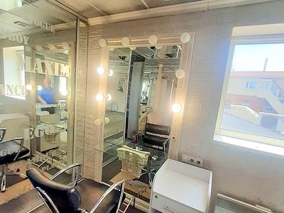 комерційна за адресою Грушевського вул., 57