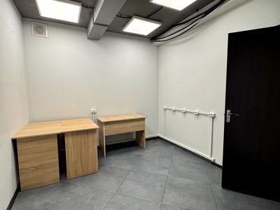 комерційна за адресою Героїв УПА вул., 73в