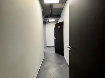 комерційна за адресою Героїв УПА вул., 73в