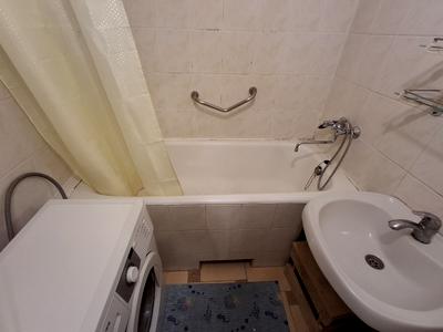 квартира за адресою Ревуцького вул., 8