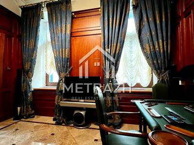комерційна за адресою Володимирська вул., 49-Б