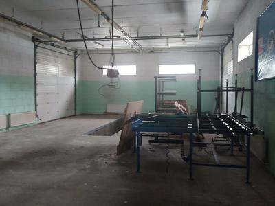комерційна за адресою Степана Бандери вул. (Попова), 3