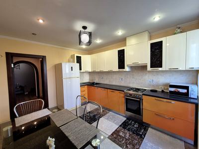 квартира за адресою Юності, 3