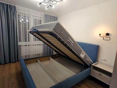 квартира за адресою Роксоляны, 63