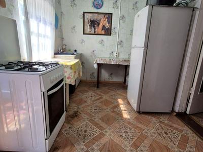 будинок за адресою Торговельна вул., 44