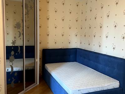 квартира за адресою Раїси Окіпної вул., 4