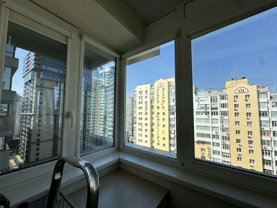 квартира за адресою Андрія Верхогляда вул. (Михайла Драгомирова), 12