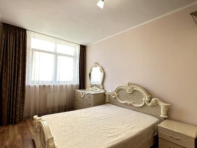 квартира за адресою Сім'ї Кульженків вул. (Петра Дегтяренка), 33