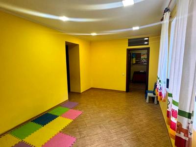 комерційна за адресою Наукова вул., 114