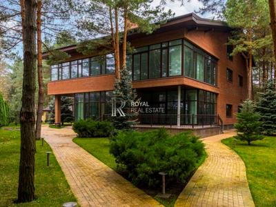 будинок за адресою Набережна вул.
