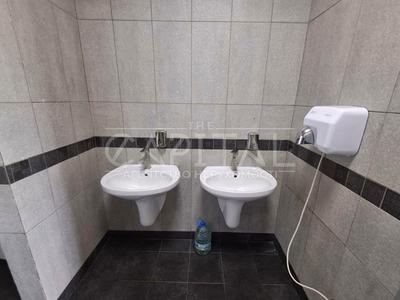 комерційна за адресою Нижньоюрківська вул., 65