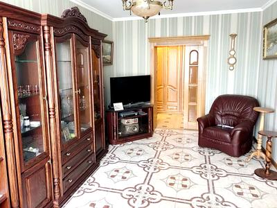 квартира по адресу Строителей ул., 11