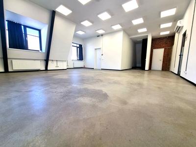 комерційна за адресою Кожум'яцька вул., 10