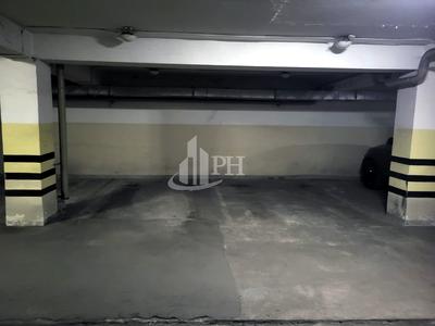 паркомісце за адресою Євгена Коновальця вул. (Щорса), 32-Б