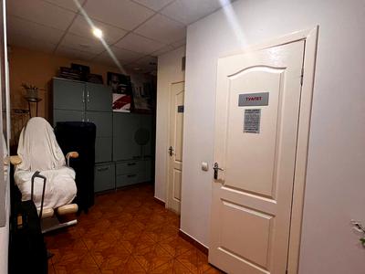 комерційна за адресою Богдана Хмельницького вул., 52