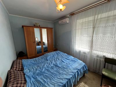 квартира за адресою Олександра Кошиця вул. (Паризької Комуни), 3