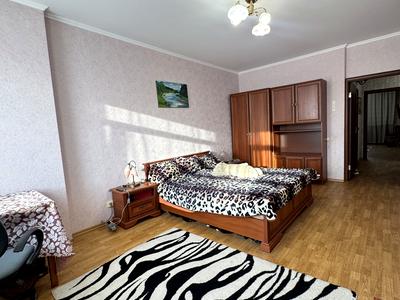 квартира за адресою Мішуги, 2