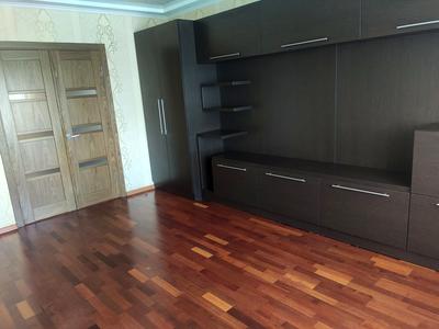квартира по адресу Ревуцкого ул., 21