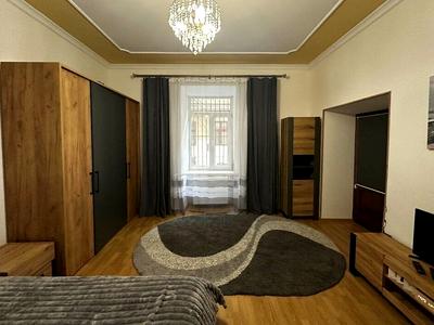 квартира за адресою Модеста Менцинського вул., 6