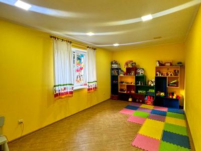 комерційна за адресою Наукова вул., 114