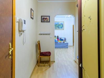 квартира за адресою Ревуцького вул., 7