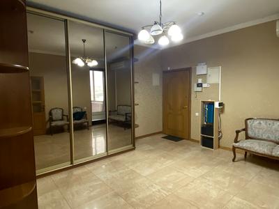 квартира за адресою Кропивницького вул., 10