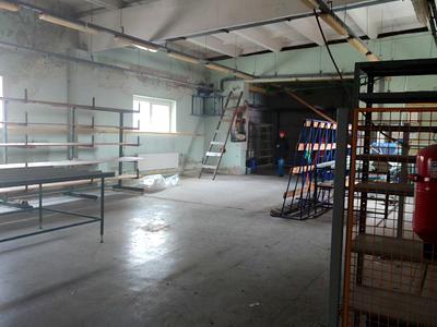 комерційна за адресою Степана Бандери вул. (Попова), 3