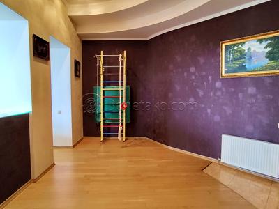 квартира за адресою Посмитного, 9а