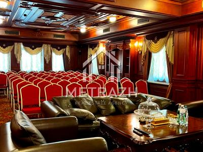 комерційна за адресою Володимирська вул., 49-Б