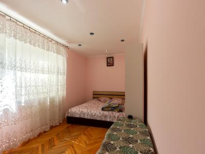 квартира за адресою Братів Дужих вул. (Володимира Комарова), 14а