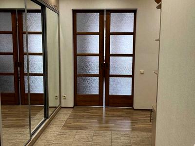 квартира за адресою Анни Ахматової вул., 13