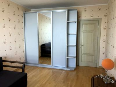 квартира за адресою Дніпровська набережна вул., 23