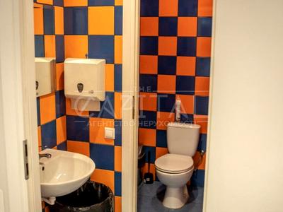 комерційна за адресою Лесі Українки бульв., 34