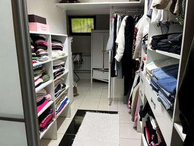 квартира за адресою набережна Незалежності вул., 4