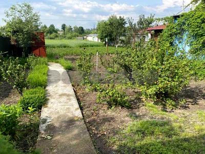 будинок за адресою Героїв України