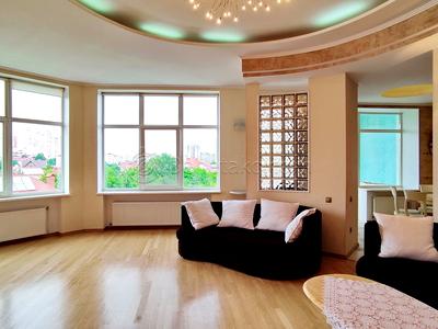квартира за адресою Посмитного, 9а