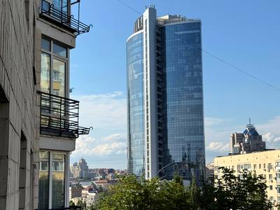 квартира по адресу Леси Украинки бульв., 12