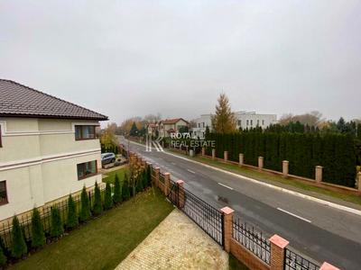 будинок за адресою с. Вишеньки, Набережна вул.