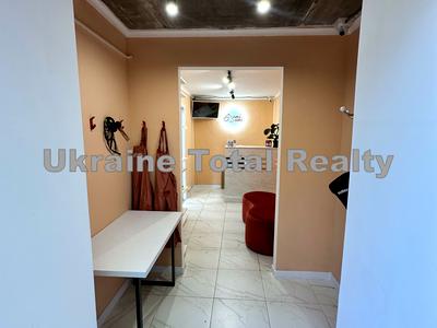 комерційна за адресою Стадіонна вул., 21/1