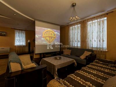 будинок за адресою Гідності вул.