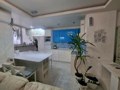 квартира за адресою Сім'ї Кульженків вул. (Петра Дегтяренка), 35